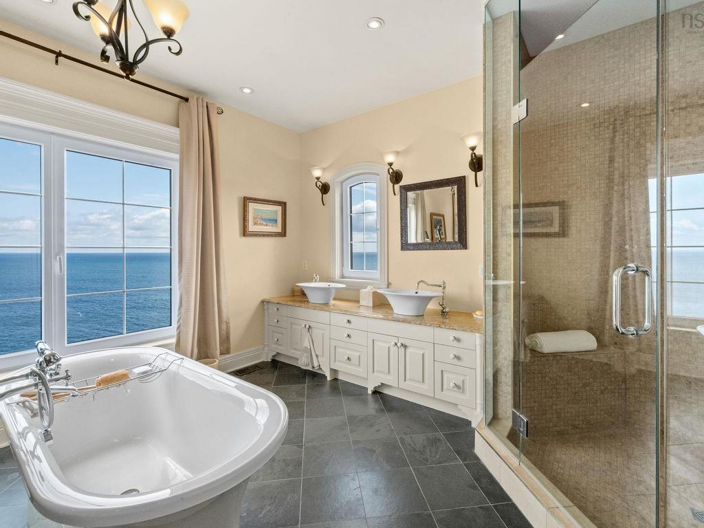 












73 Kestrel Court

,
Halibut Bay,




NS
B3V 1P5

