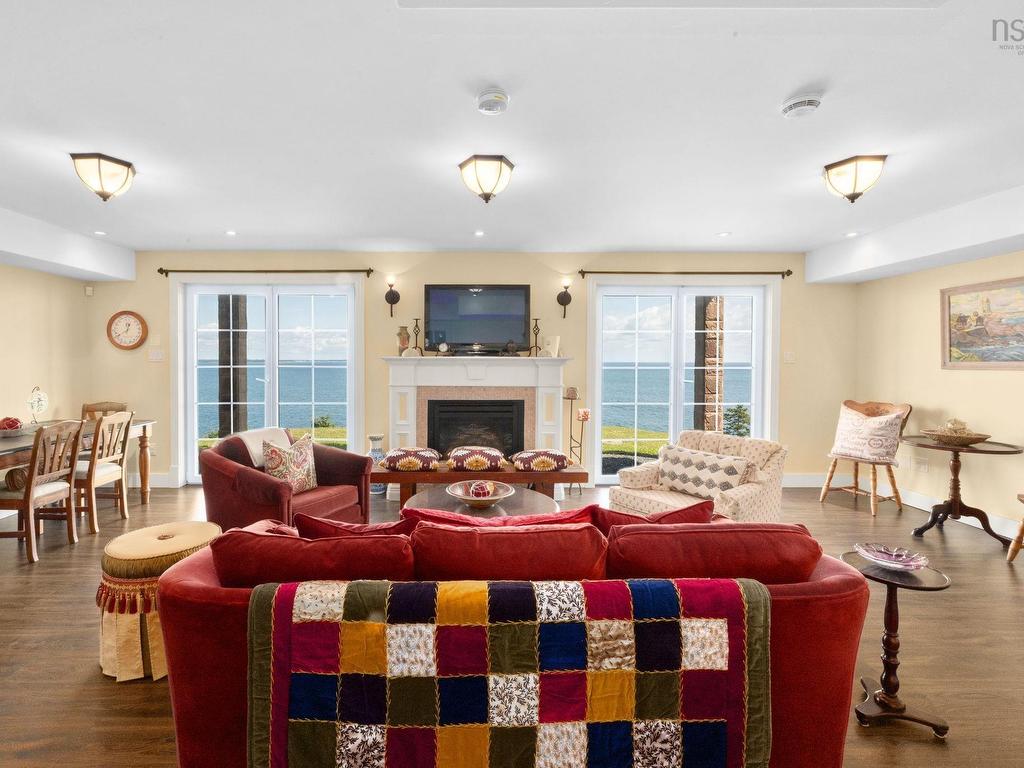 












73 Kestrel Court

,
Halibut Bay,




NS
B3V 1P5

