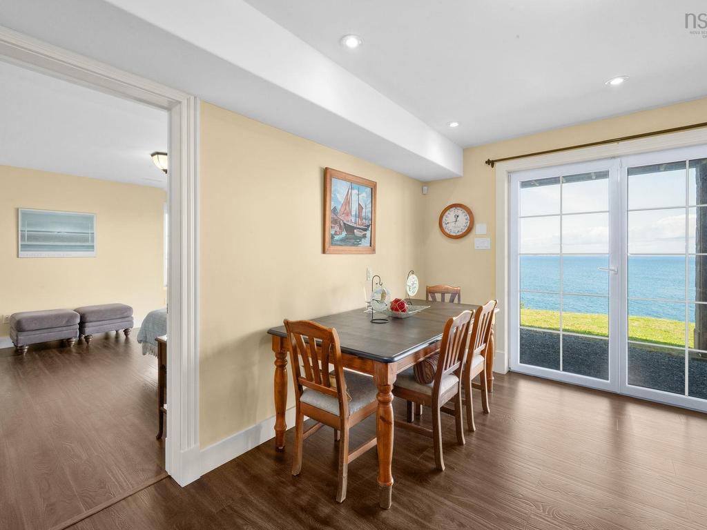 












73 Kestrel Court

,
Halibut Bay,




NS
B3V 1P5

