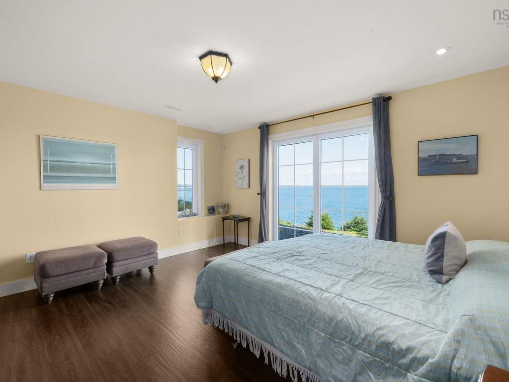 












73 Kestrel Court

,
Halibut Bay,




NS
B3V 1P5

