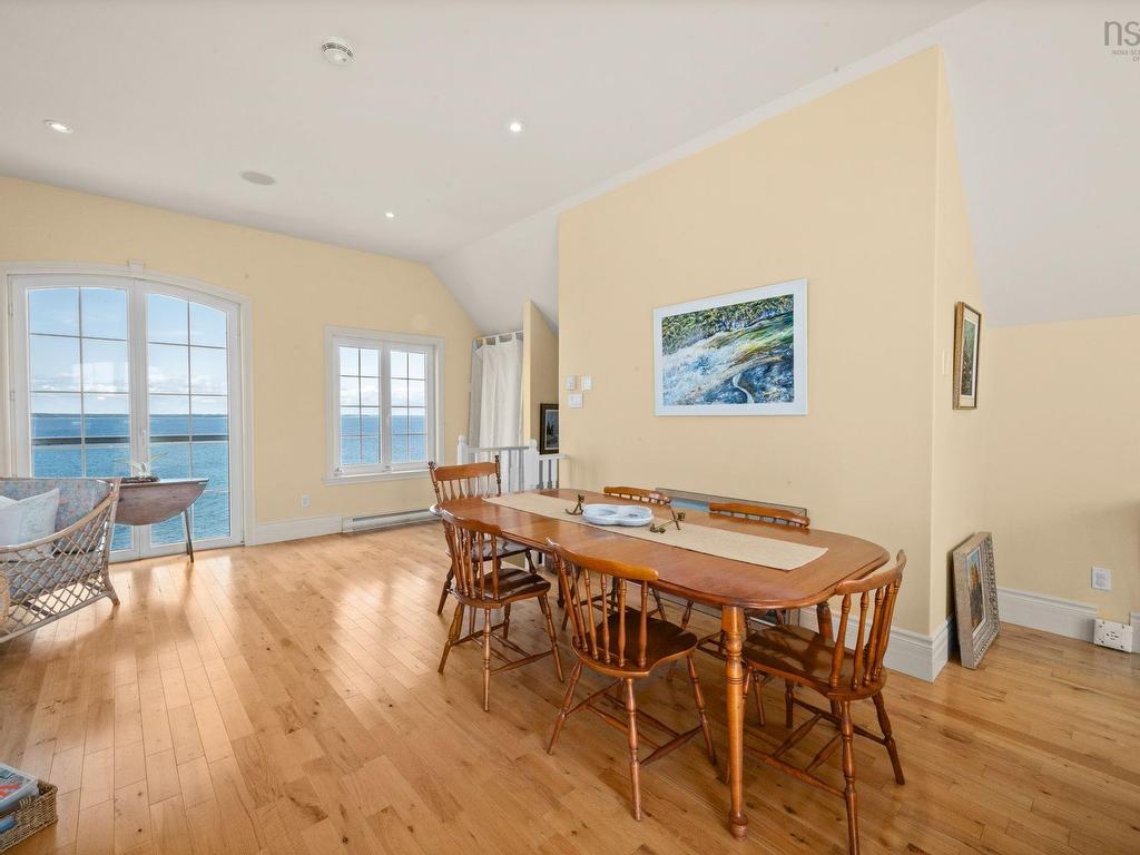 












73 Kestrel Court

,
Halibut Bay,




NS
B3V 1P5

