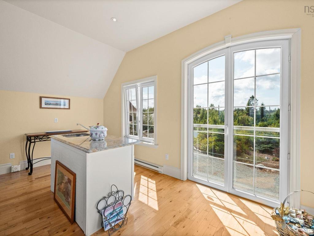 












73 Kestrel Court

,
Halibut Bay,




NS
B3V 1P5

