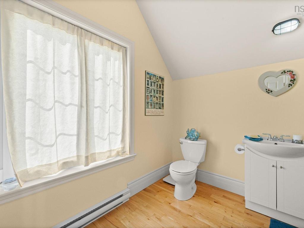 












73 Kestrel Court

,
Halibut Bay,




NS
B3V 1P5

