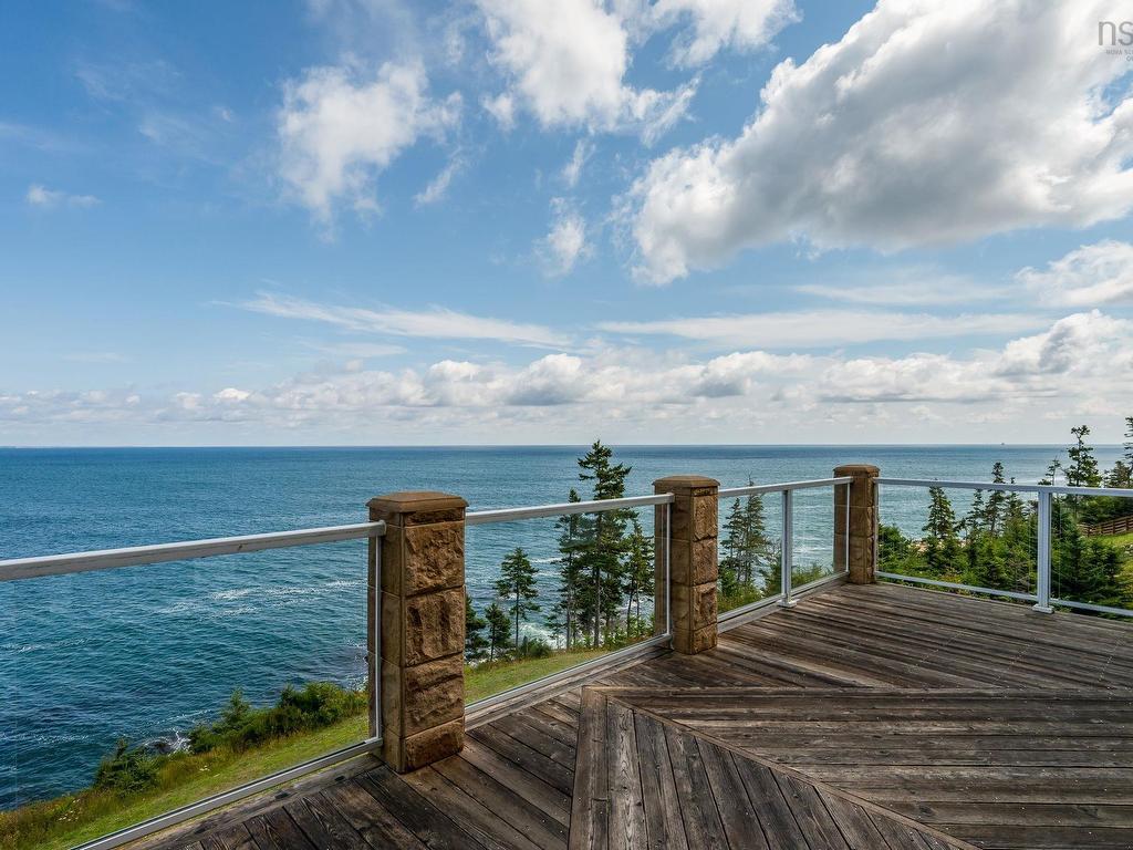 












73 Kestrel Court

,
Halibut Bay,




NS
B3V 1P5

