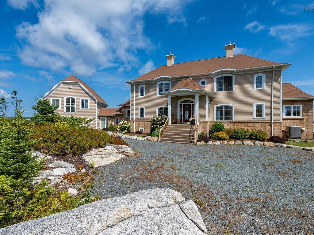 












73 Kestrel Court

,
Halibut Bay,




NS
B3V 1P5

