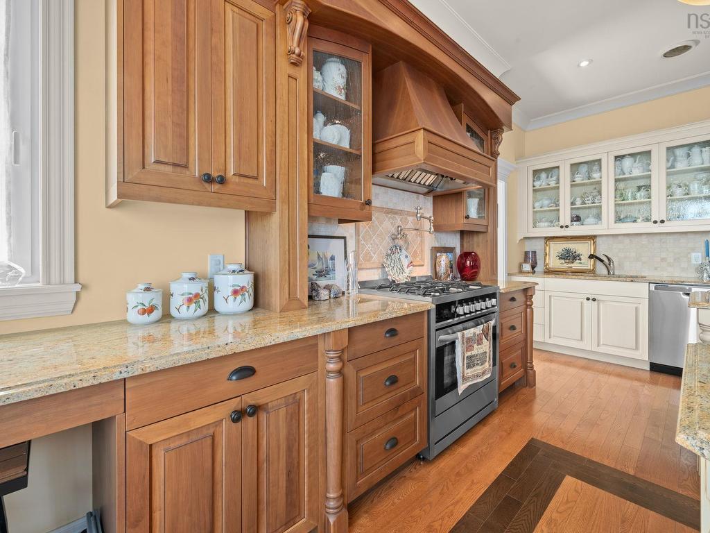












73 Kestrel Court

,
Halibut Bay,




NS
B3V 1P5

