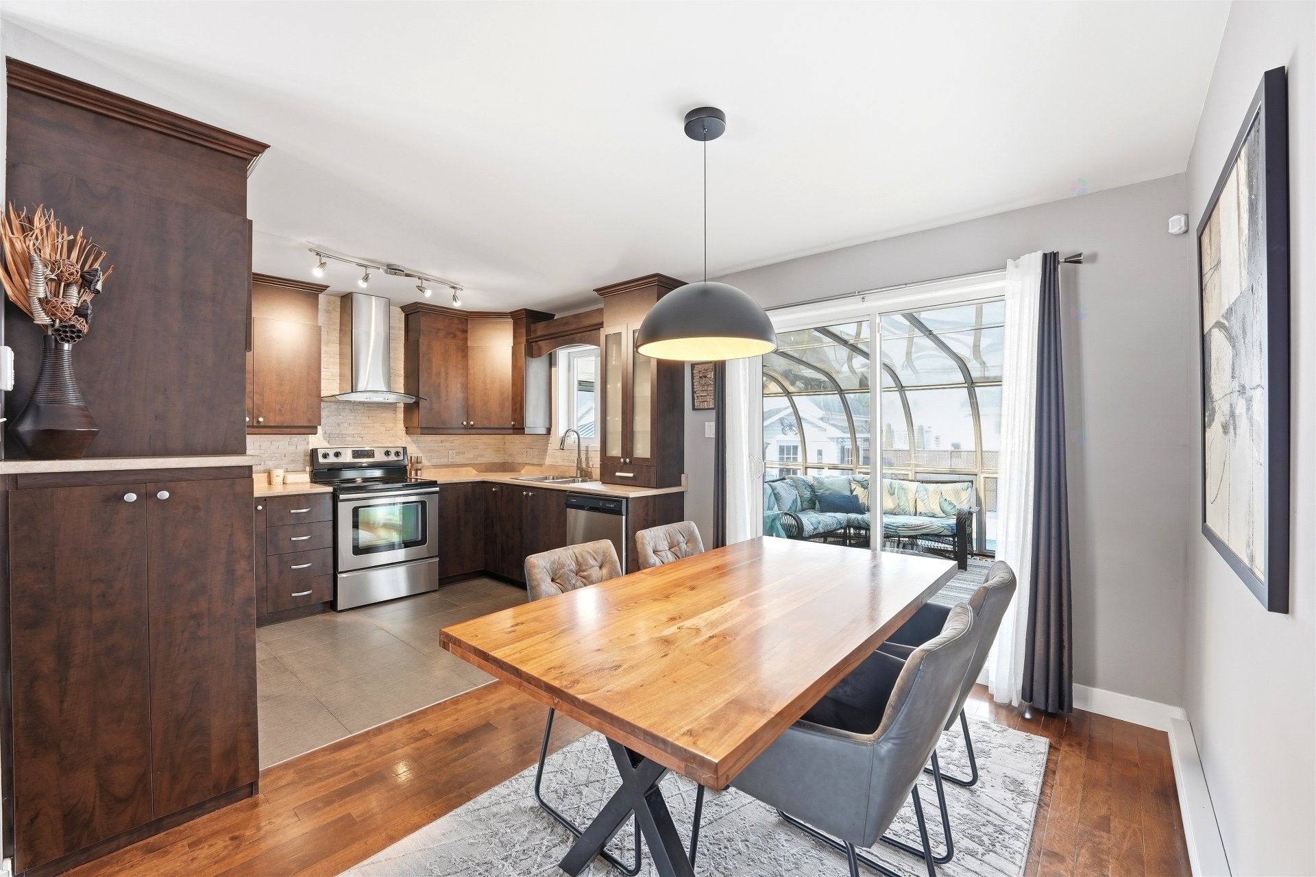 









1114


Rue Jolicoeur

,
L'Assomption,




QC
J5W6H2

