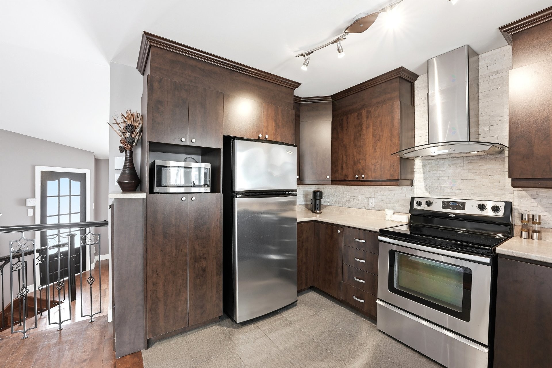 









1114


Rue Jolicoeur

,
L'Assomption,




QC
J5W6H2


