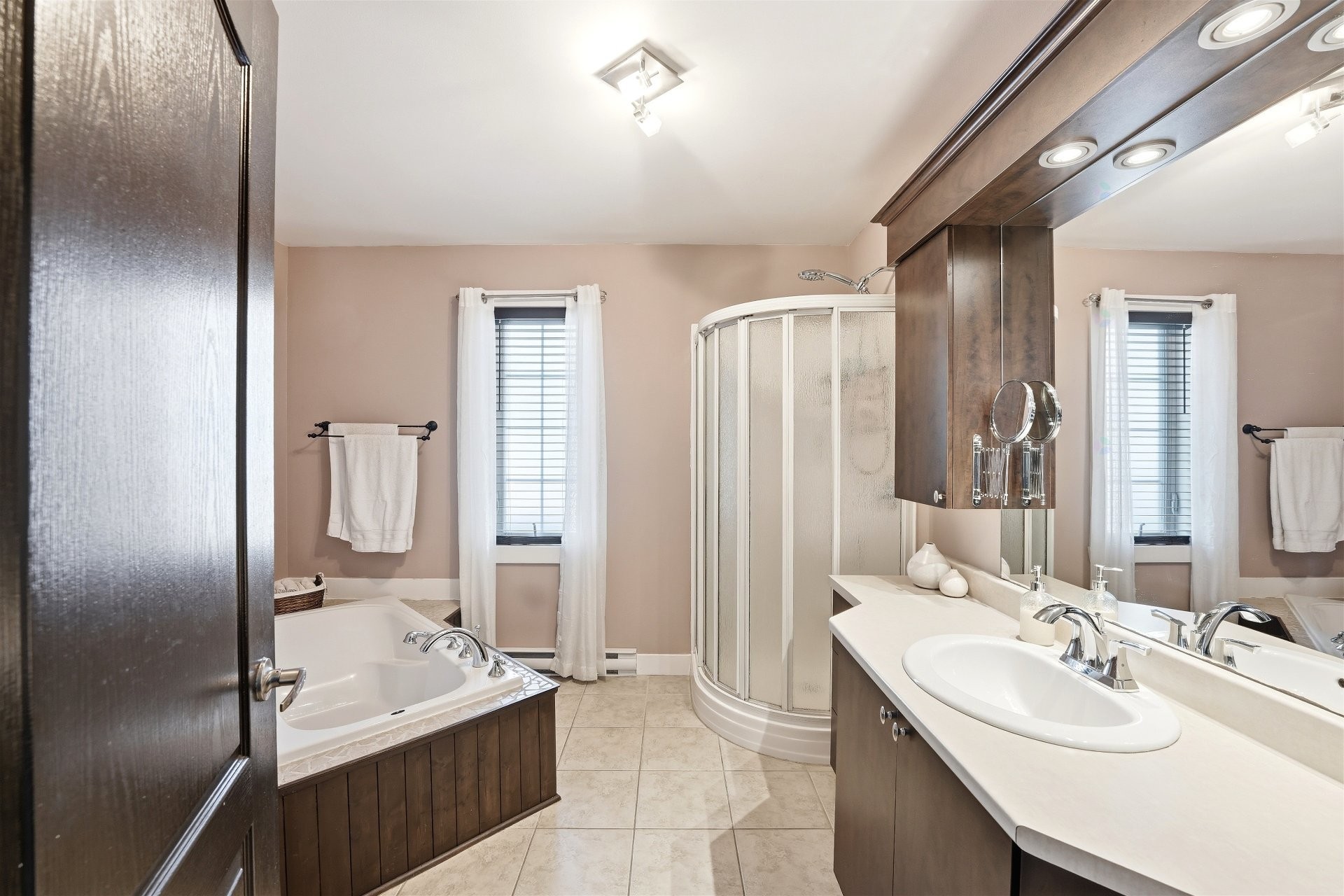 









1114


Rue Jolicoeur

,
L'Assomption,




QC
J5W6H2

