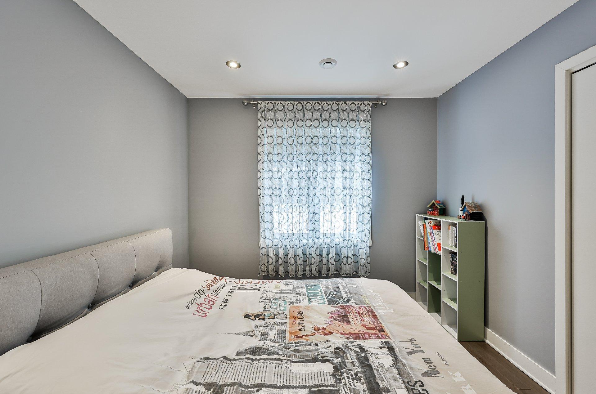 









277


Rue Paré

,
L'Assomption,




QC
J5W0K5

