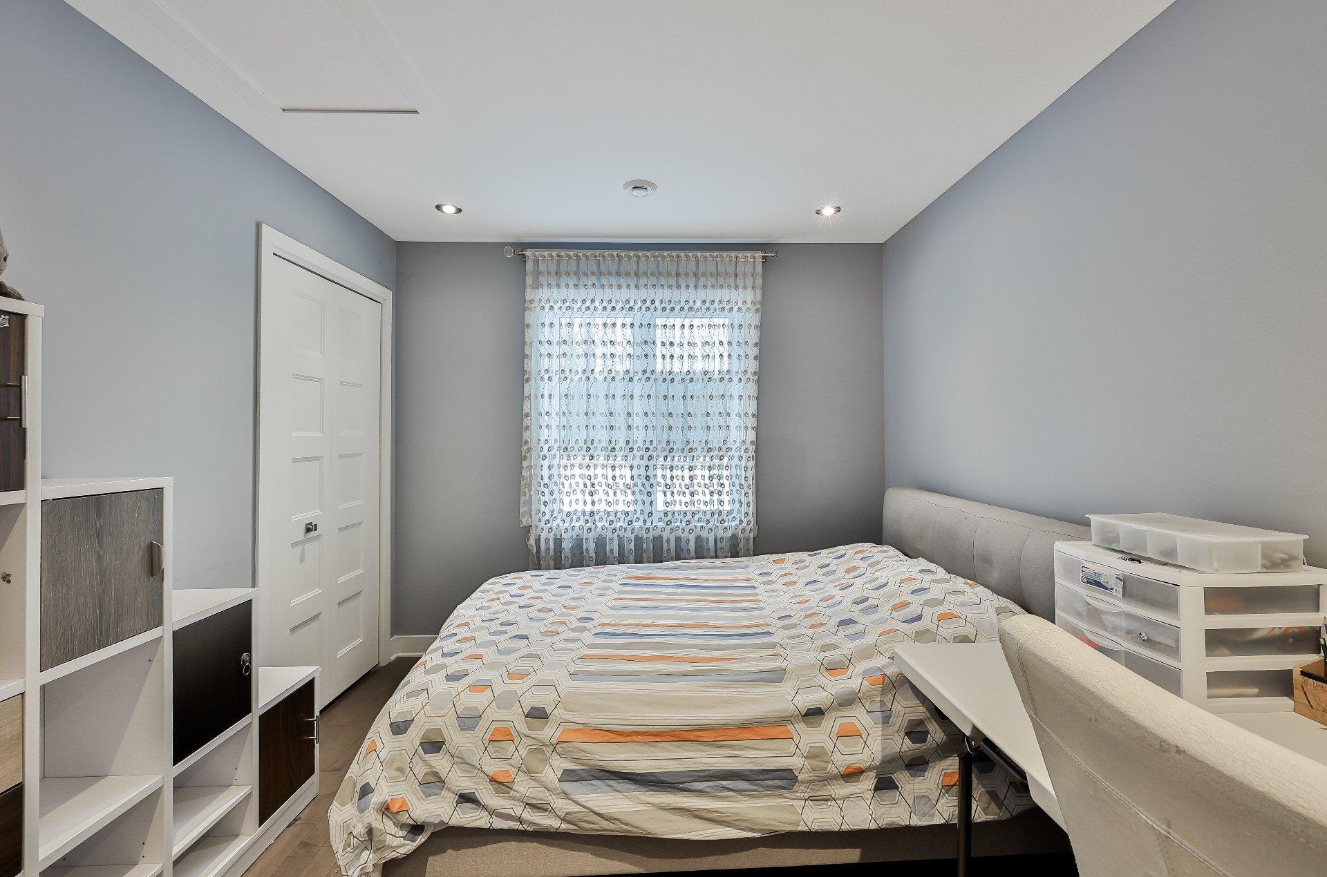 









277


Rue Paré

,
L'Assomption,




QC
J5W0K5

