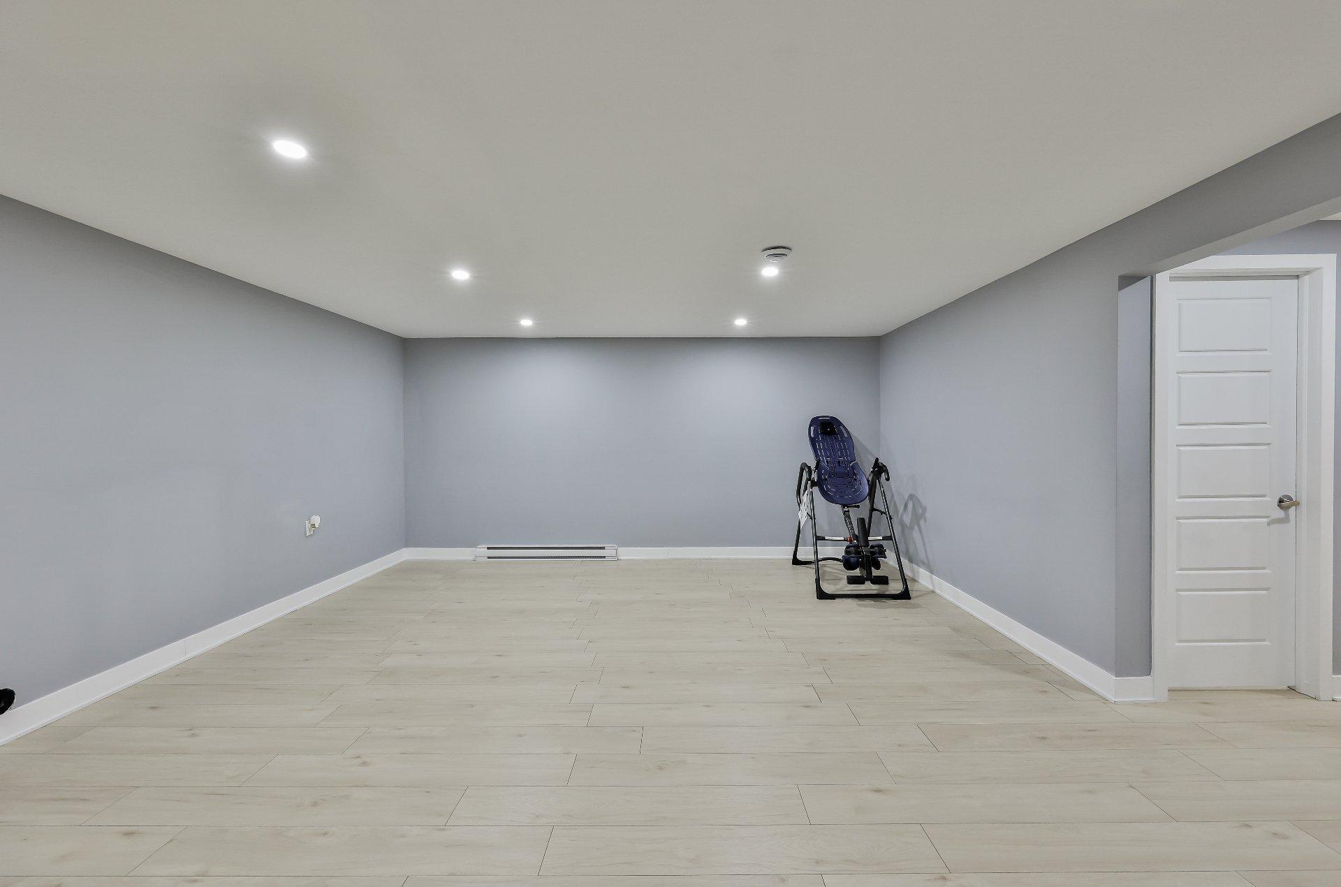 









277


Rue Paré

,
L'Assomption,




QC
J5W0K5

