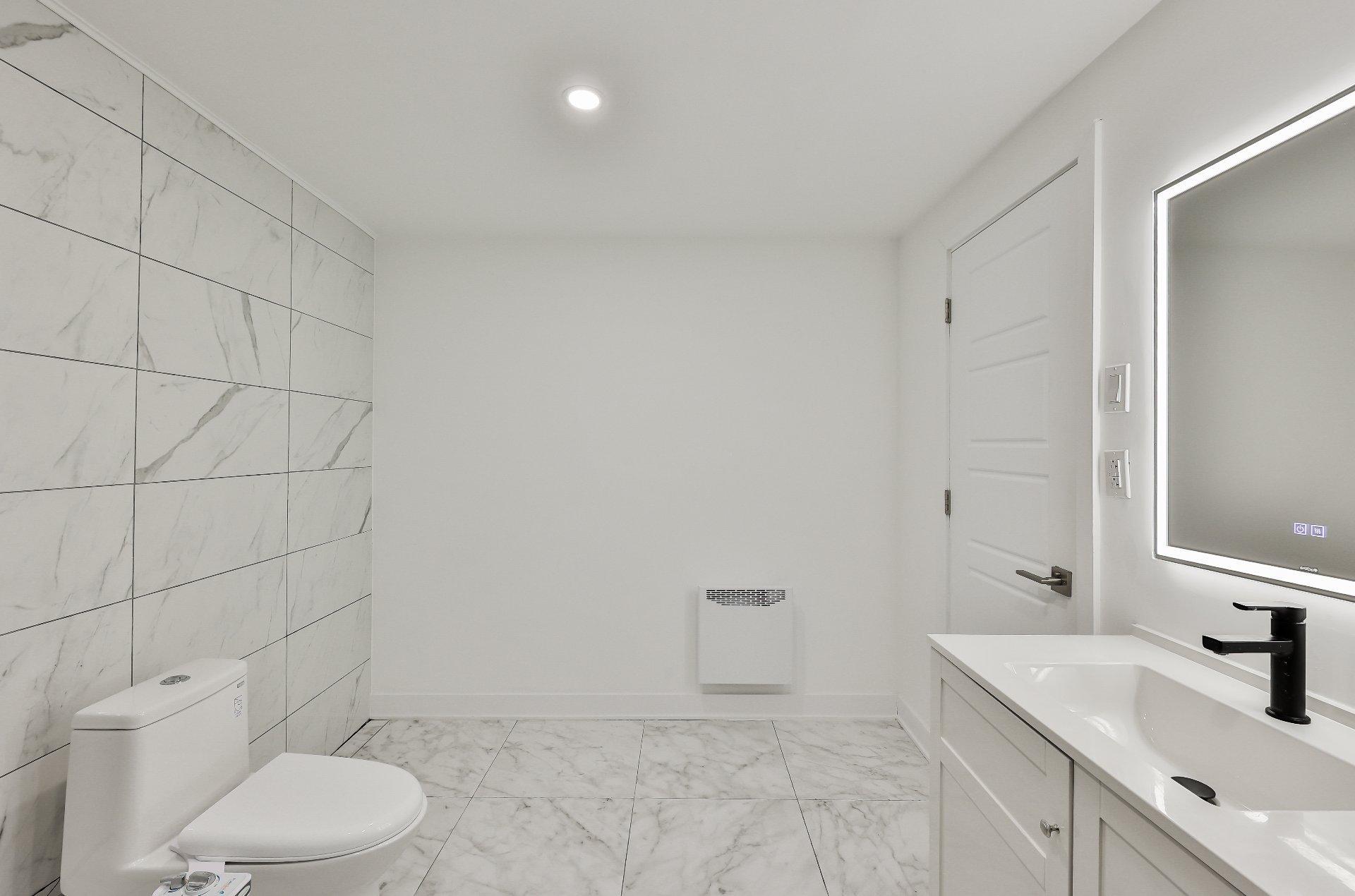 









277


Rue Paré

,
L'Assomption,




QC
J5W0K5

