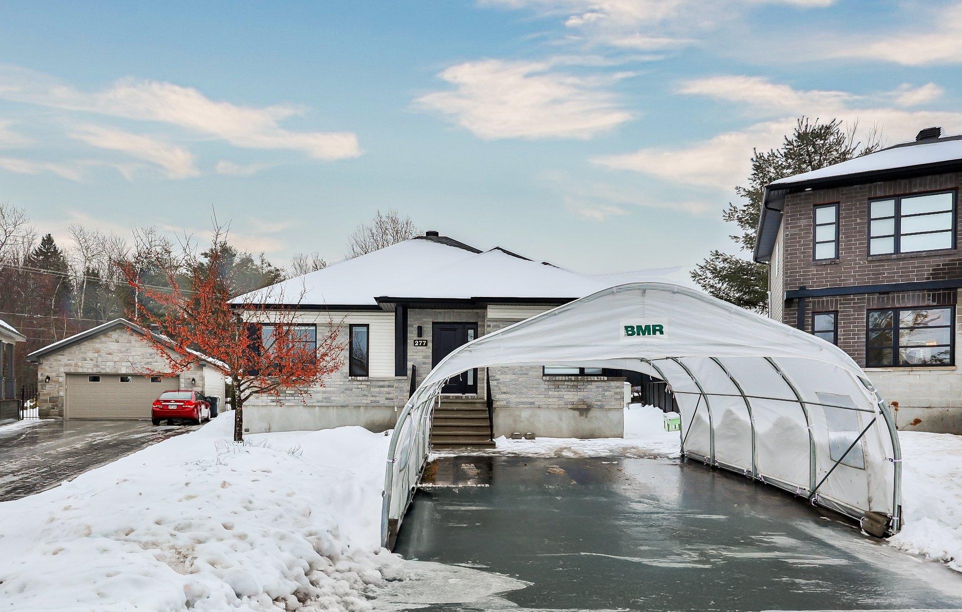 









277


Rue Paré

,
L'Assomption,




QC
J5W0K5

