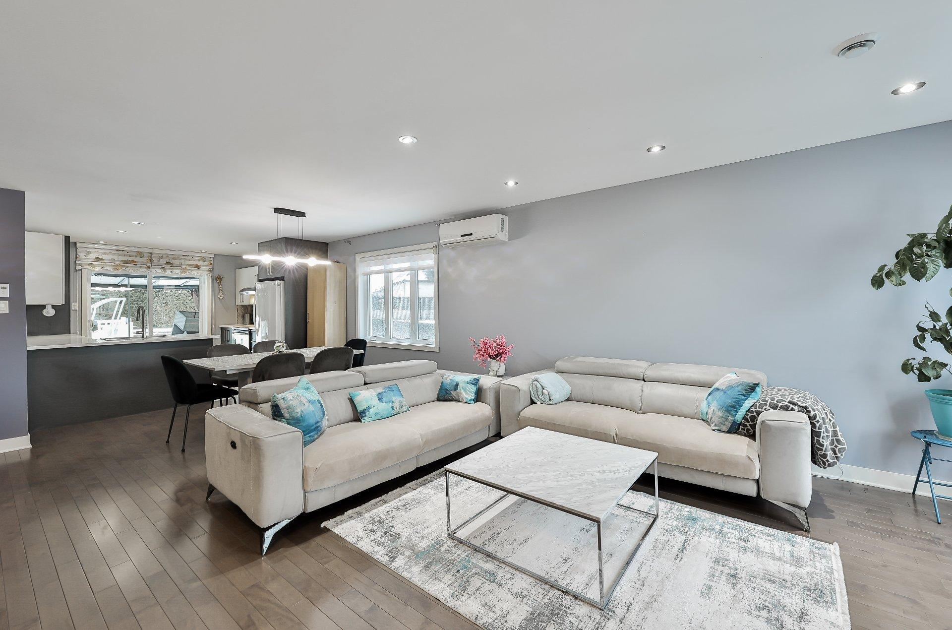 









277


Rue Paré

,
L'Assomption,




QC
J5W0K5

