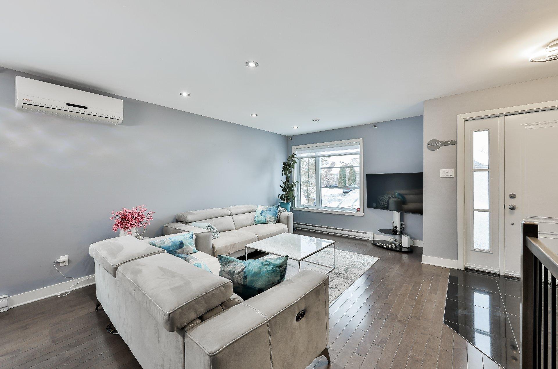 









277


Rue Paré

,
L'Assomption,




QC
J5W0K5

