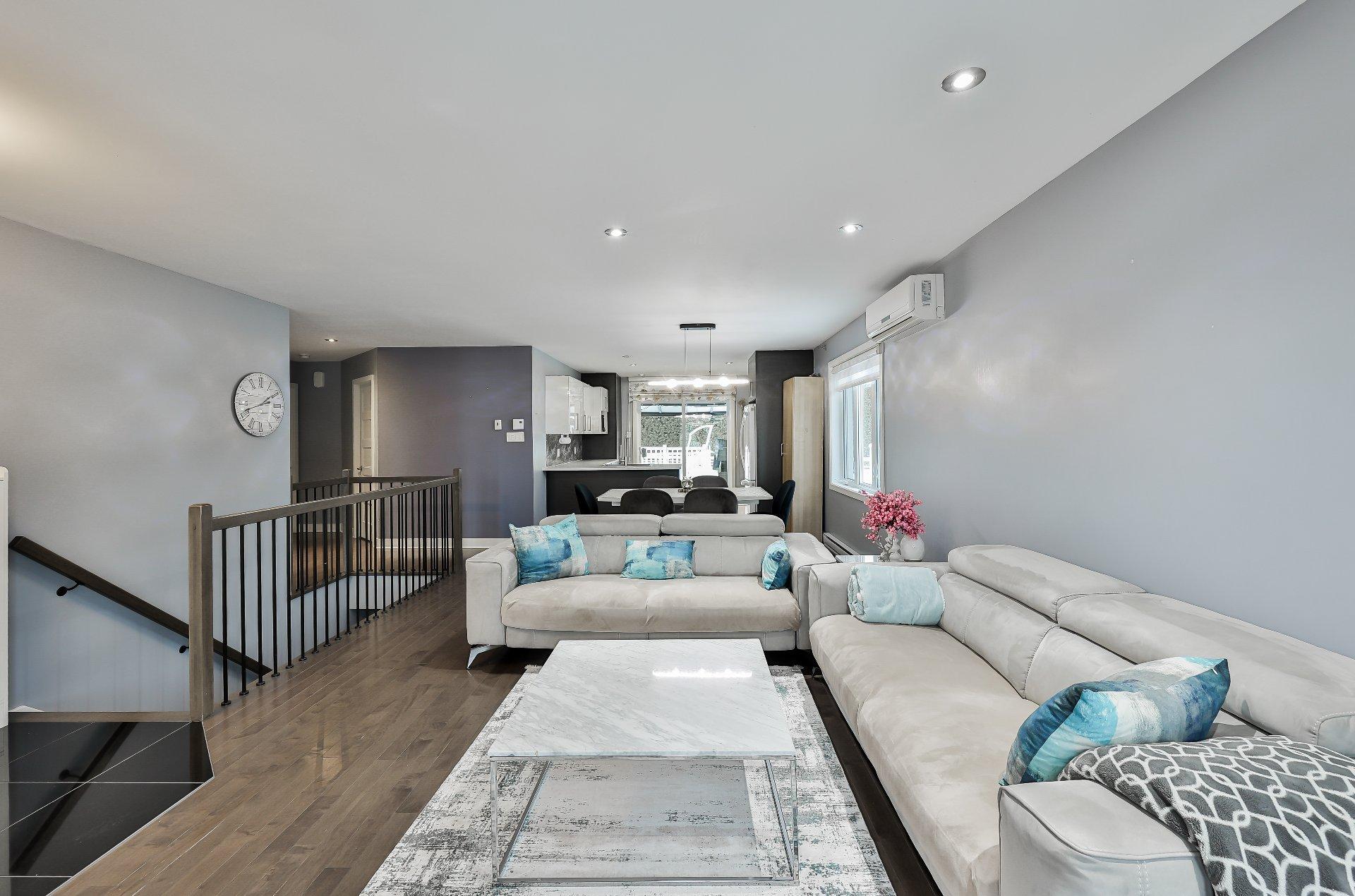 









277


Rue Paré

,
L'Assomption,




QC
J5W0K5

