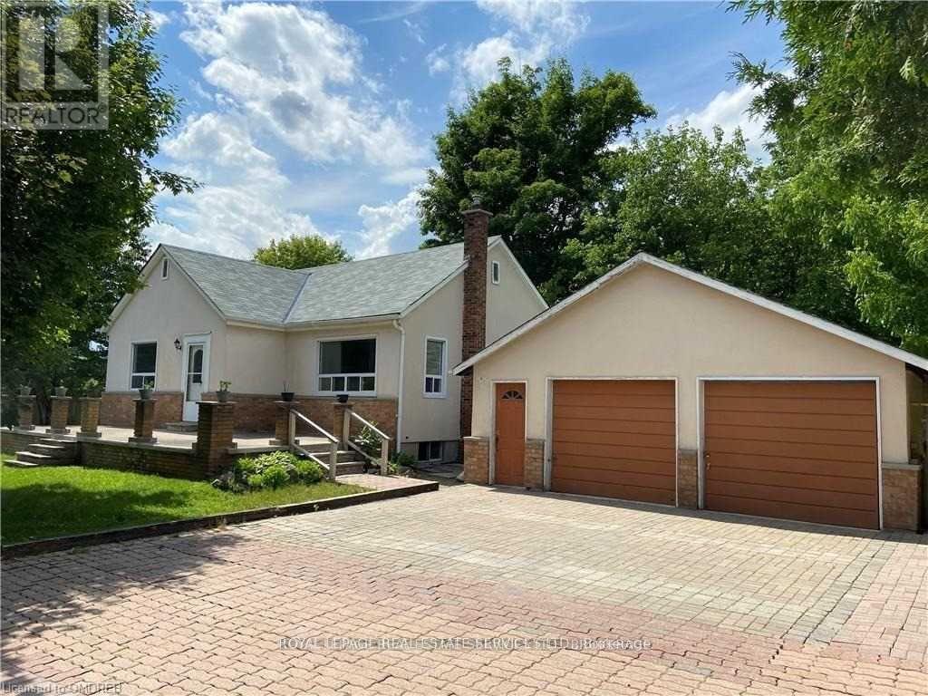 












235 LAKESHORE ROAD W

,
Oakville,




Ontario
L6K1E9

