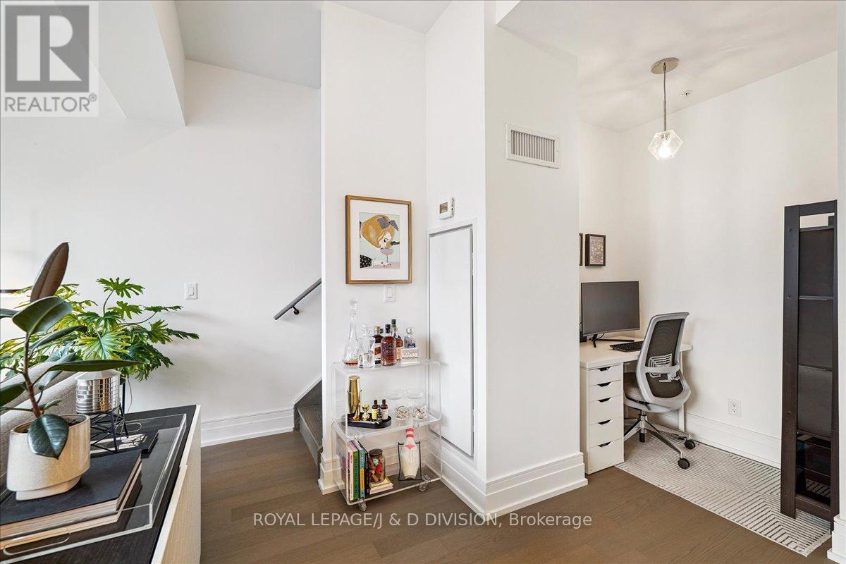 












405 - 90 NIAGARA STREET

,
Toronto,




Ontario
M5V0P9

