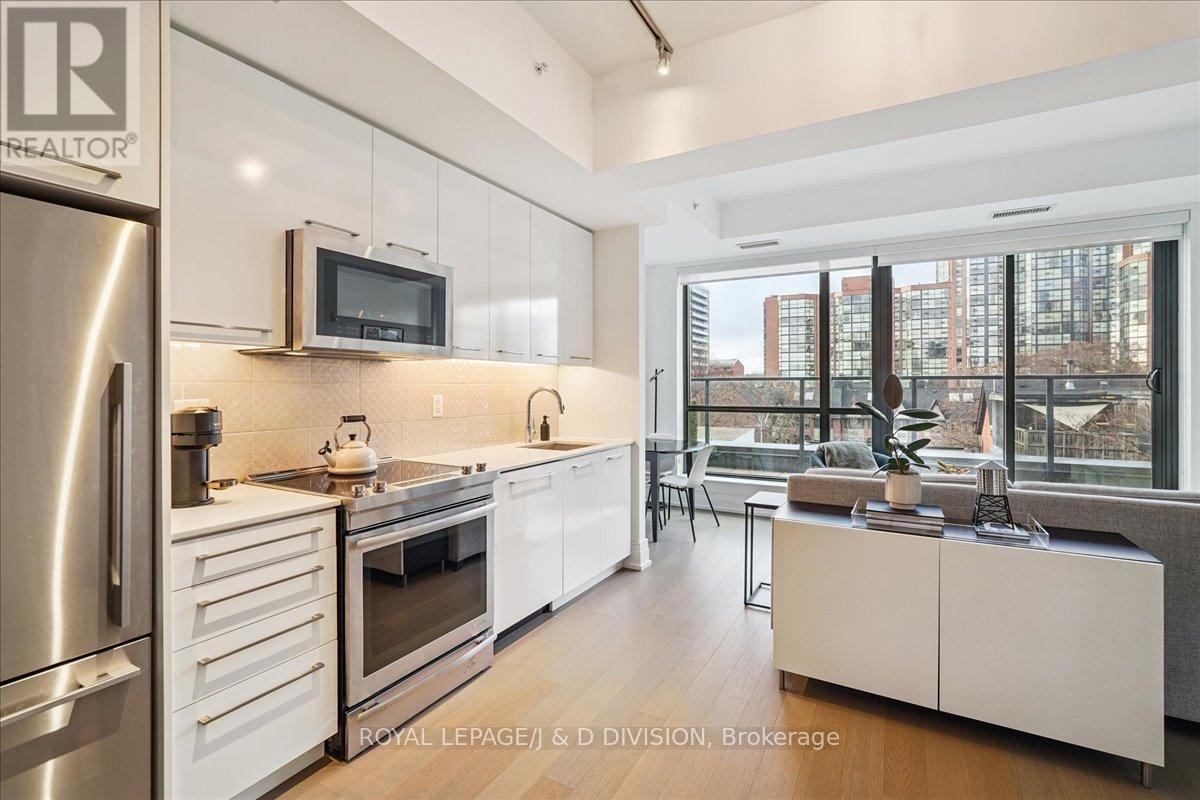 












405 - 90 NIAGARA STREET

,
Toronto,




Ontario
M5V0P9

