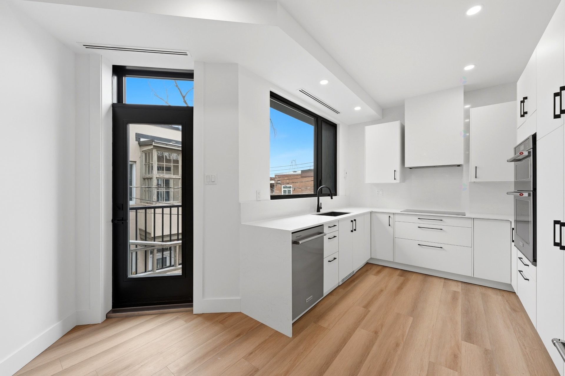 









139


Av. Querbes

,
Montréal (Outremont),




QC
H2V3V8

