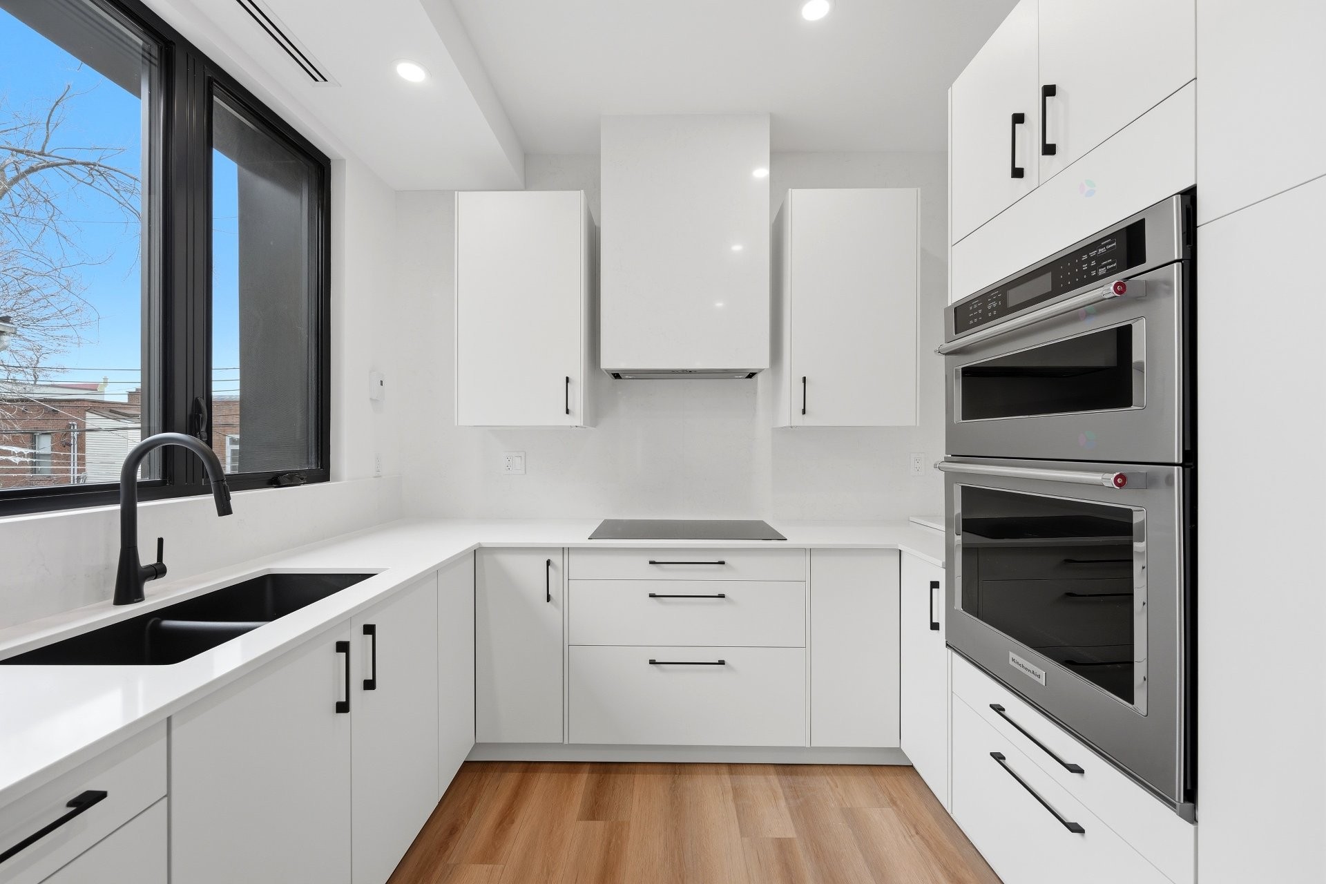 









139


Av. Querbes

,
Montréal (Outremont),




QC
H2V3V8

