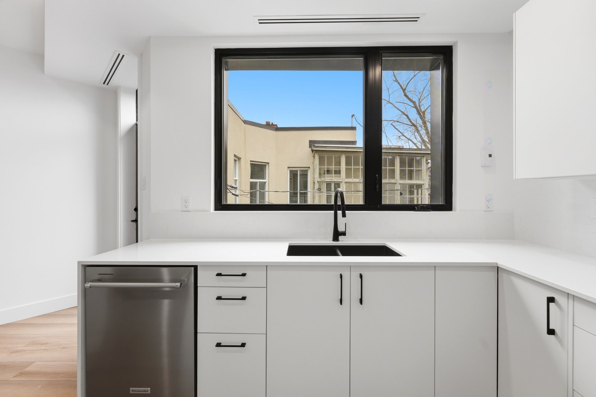 









139


Av. Querbes

,
Montréal (Outremont),




QC
H2V3V8

