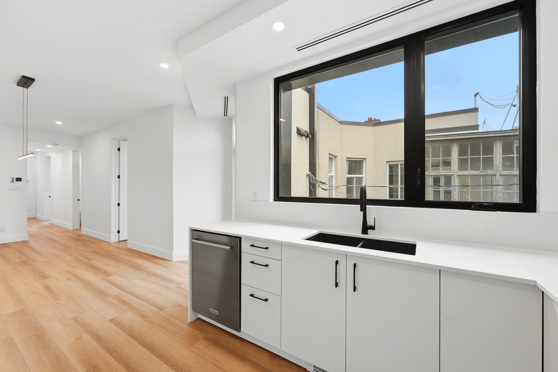 









139


Av. Querbes

,
Montréal (Outremont),




QC
H2V3V8

