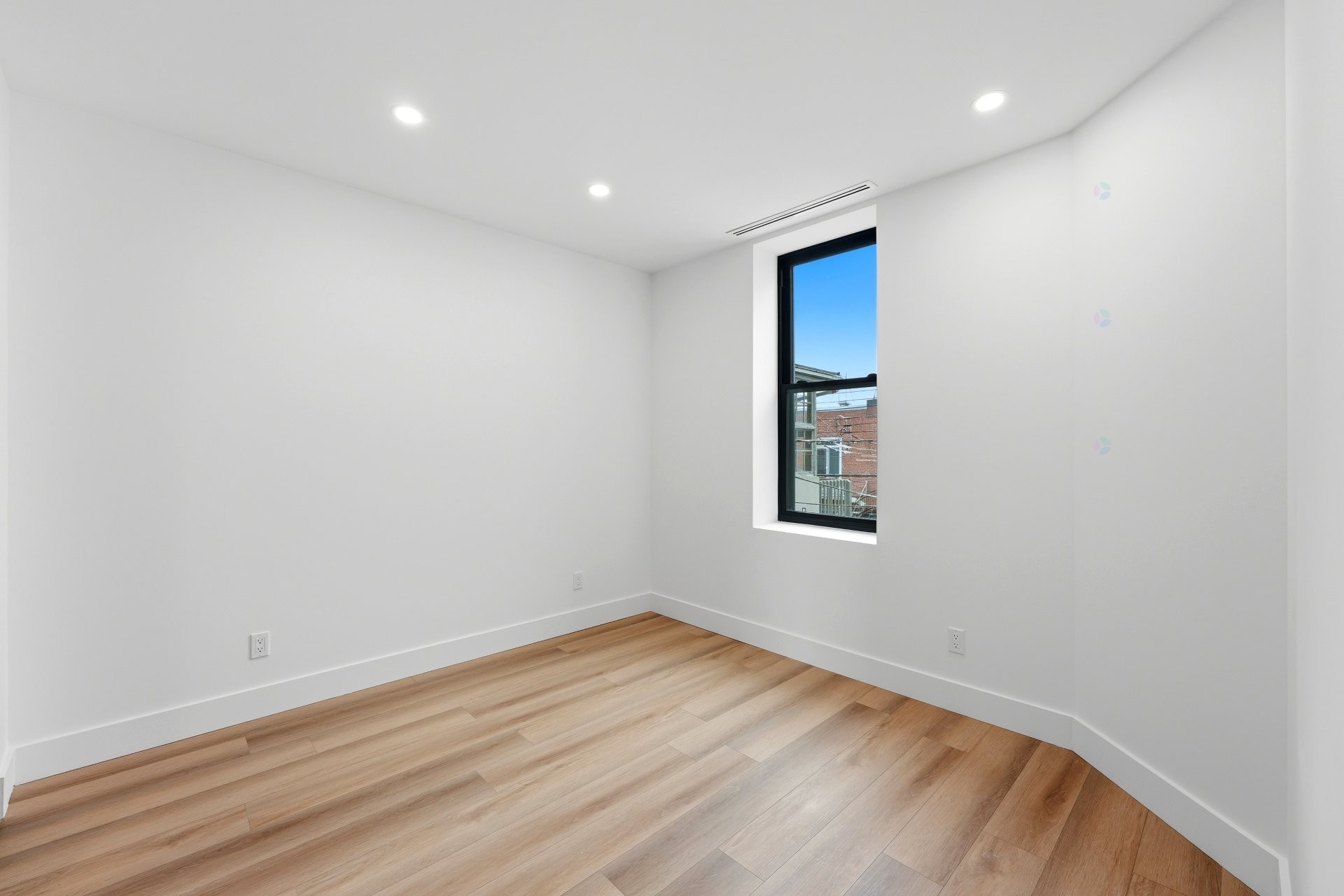 









139


Av. Querbes

,
Montréal (Outremont),




QC
H2V3V8

