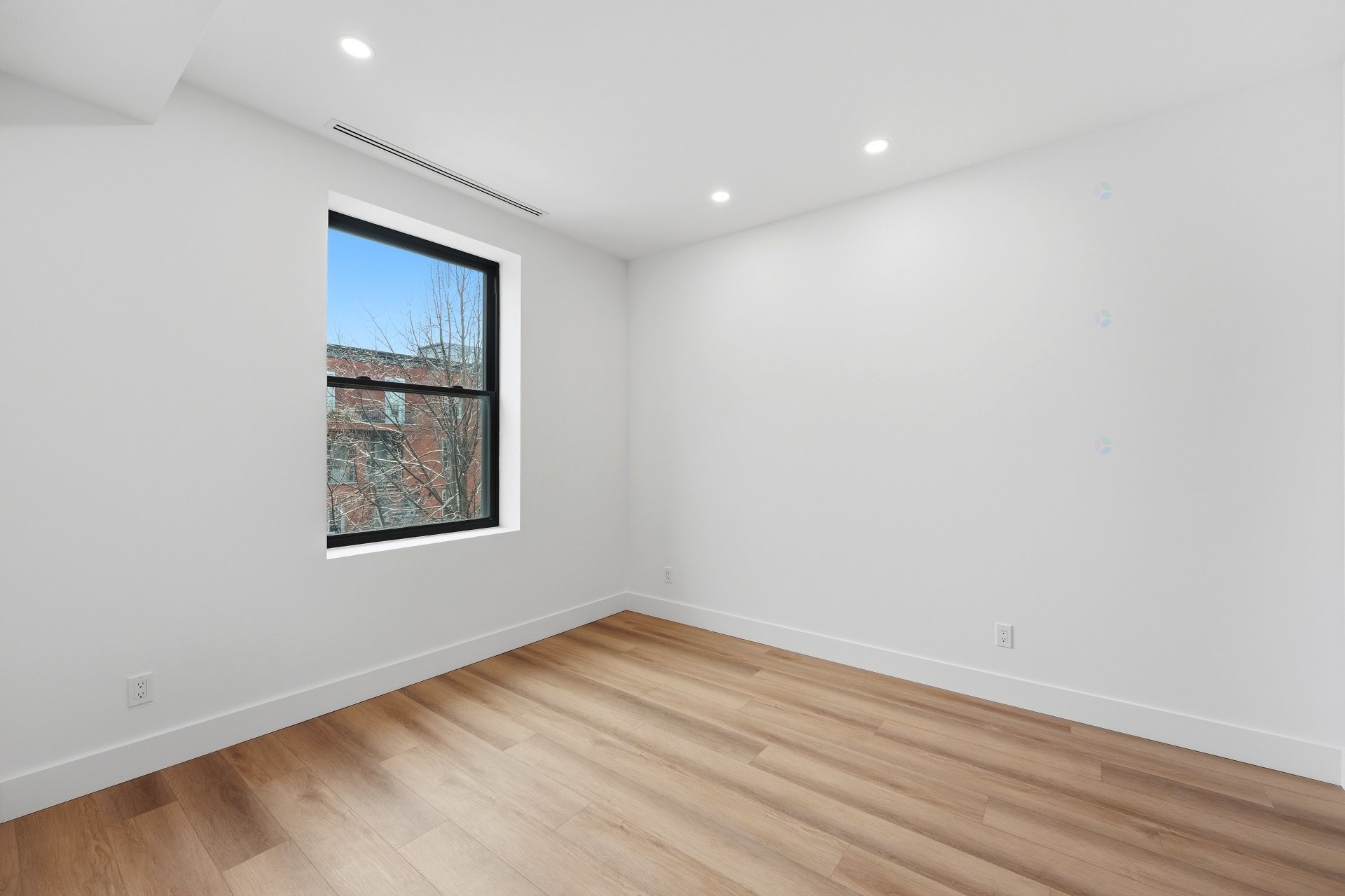 









139


Av. Querbes

,
Montréal (Outremont),




QC
H2V3V8

