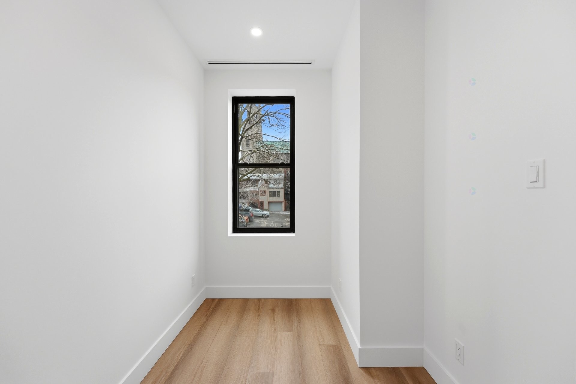 









139


Av. Querbes

,
Montréal (Outremont),




QC
H2V3V8

