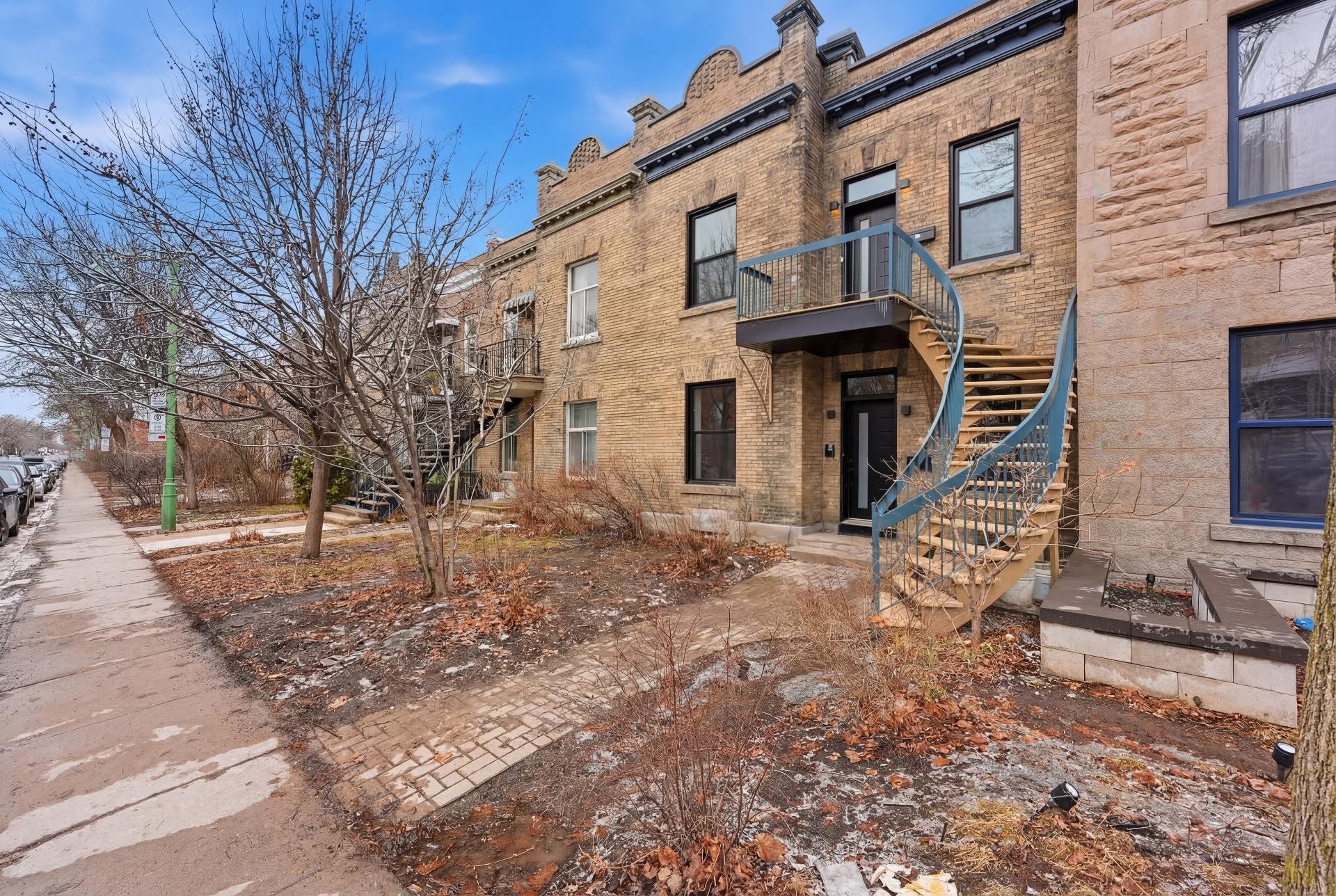 









139


Av. Querbes

,
Montréal (Outremont),




QC
H2V3V8


