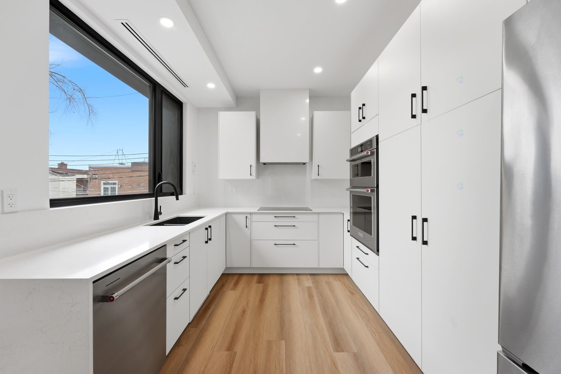 









139


Av. Querbes

,
Montréal (Outremont),




QC
H2V3V8

