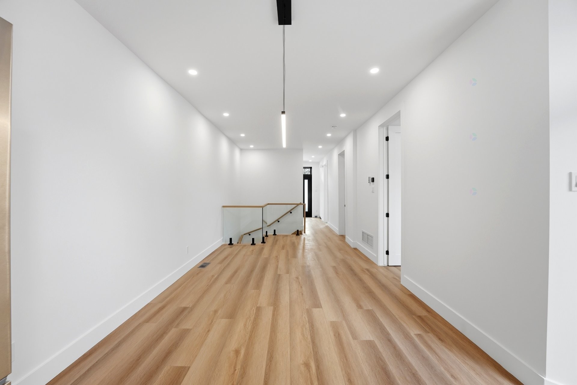 









137


Av. Querbes

,
Montréal (Outremont),




QC
H2V3V8

