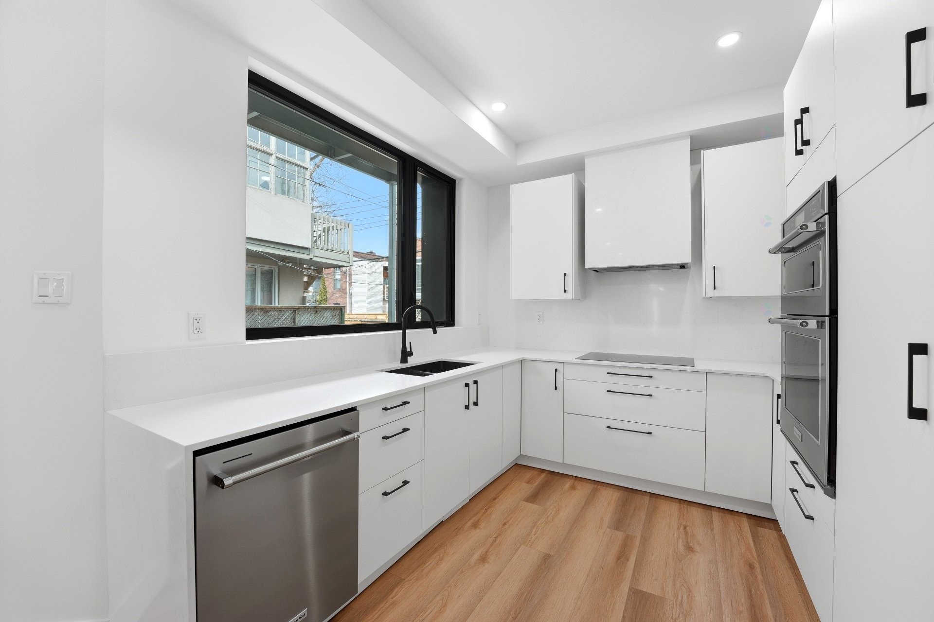 









137


Av. Querbes

,
Montréal (Outremont),




QC
H2V3V8

