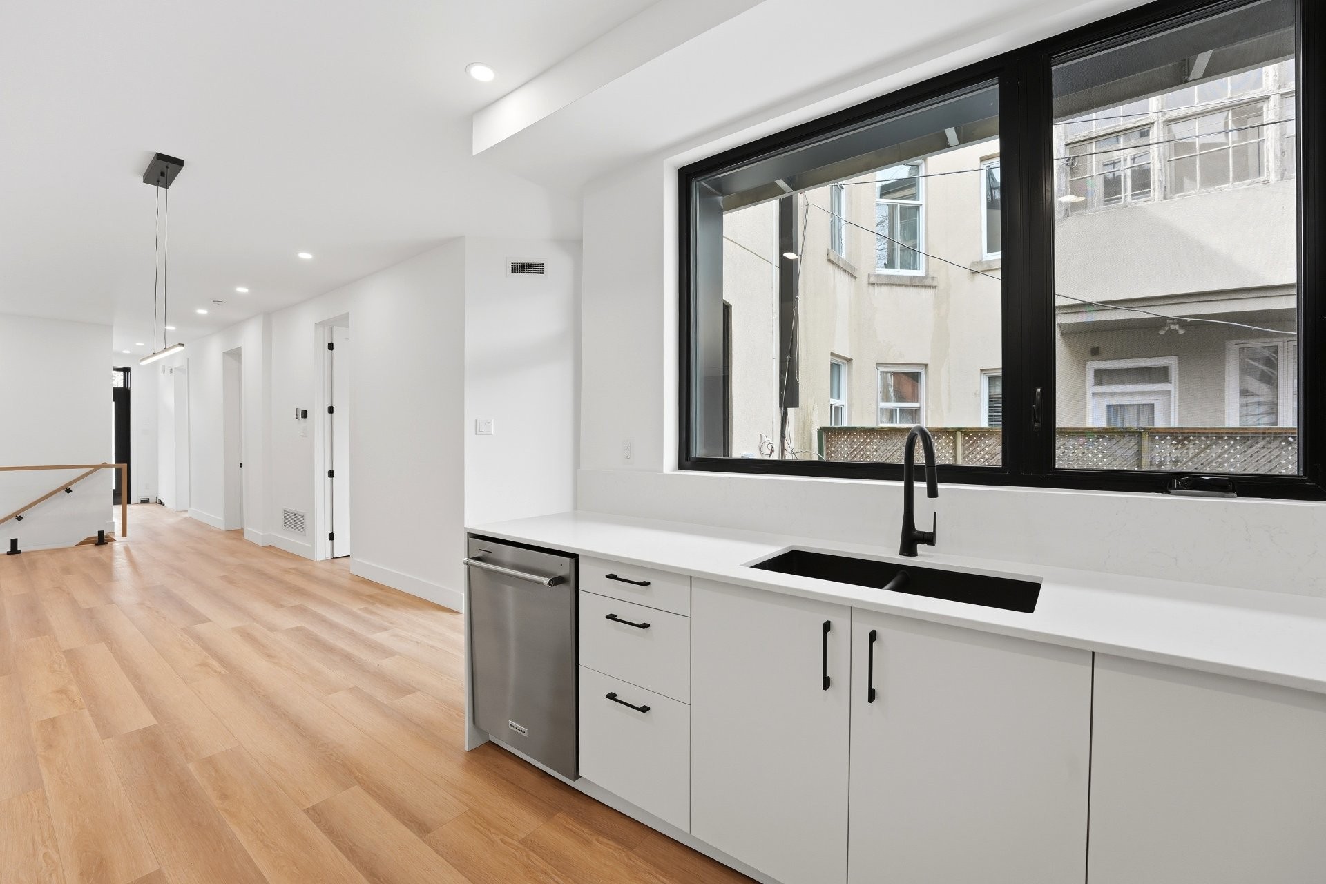 









137


Av. Querbes

,
Montréal (Outremont),




QC
H2V3V8

