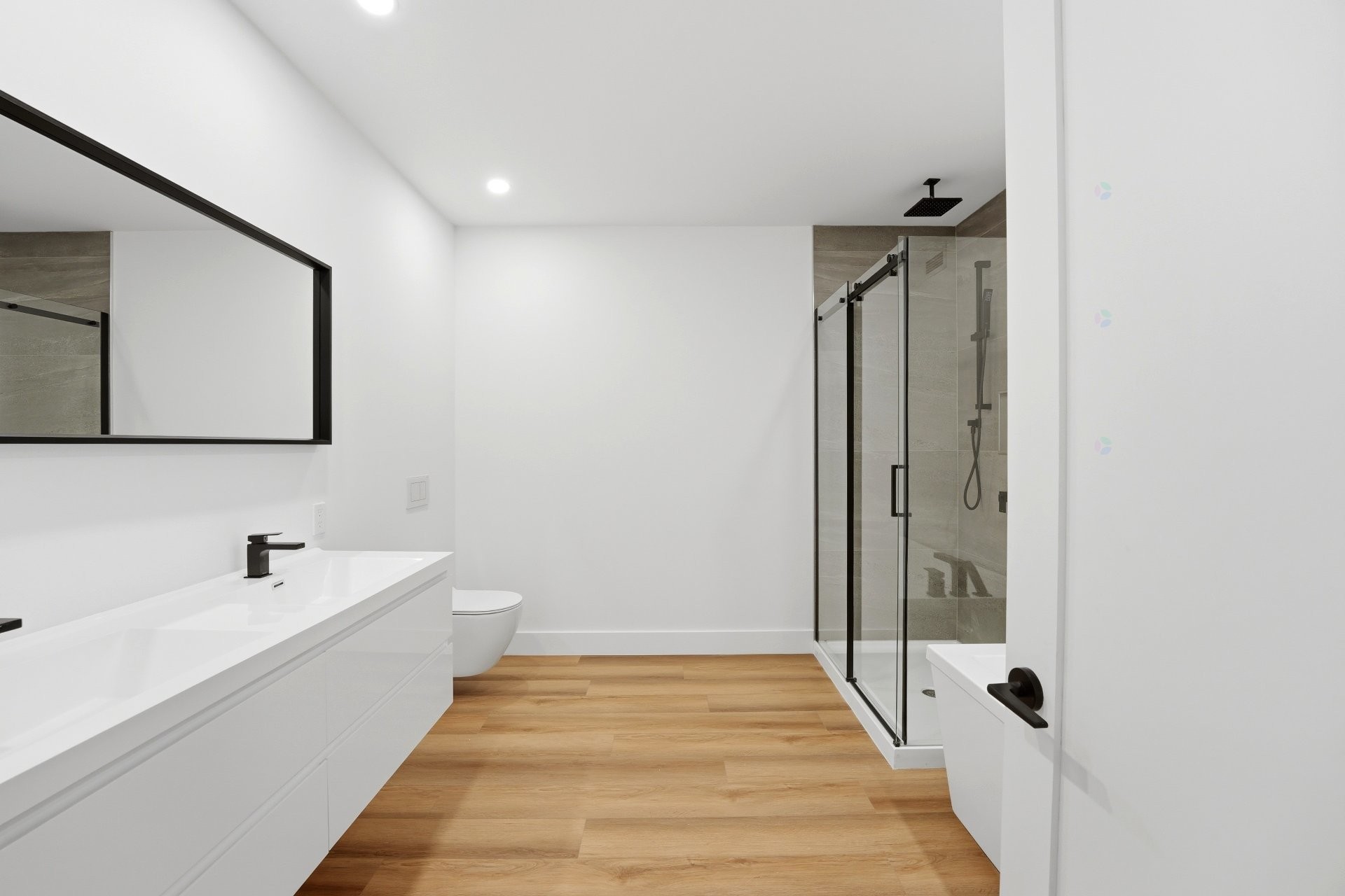 









137


Av. Querbes

,
Montréal (Outremont),




QC
H2V3V8

