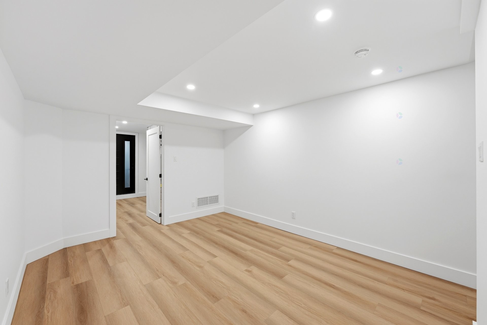 









137


Av. Querbes

,
Montréal (Outremont),




QC
H2V3V8

