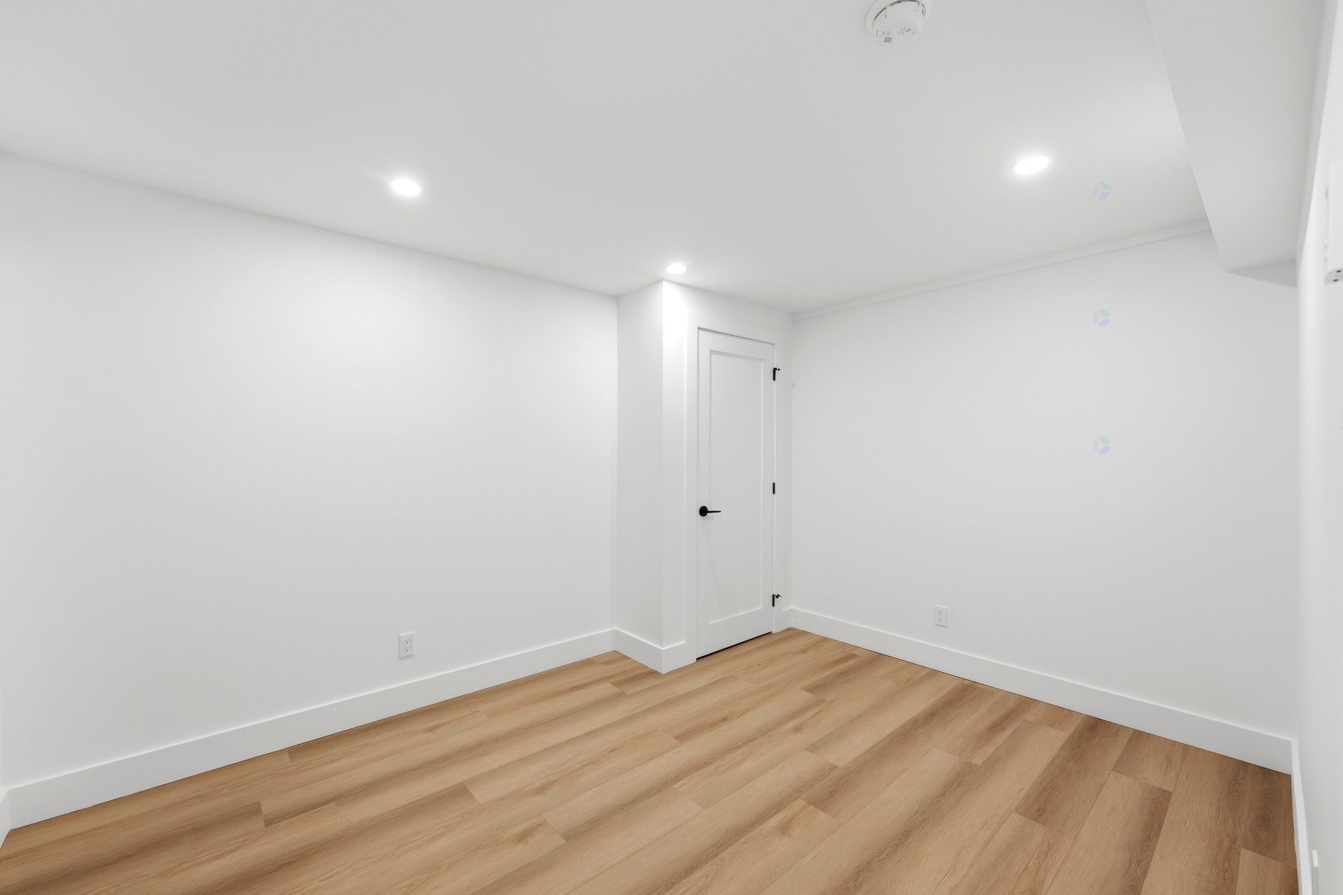 









137


Av. Querbes

,
Montréal (Outremont),




QC
H2V3V8

