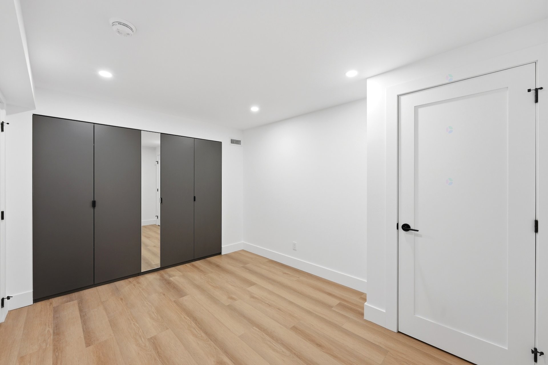 









137


Av. Querbes

,
Montréal (Outremont),




QC
H2V3V8

