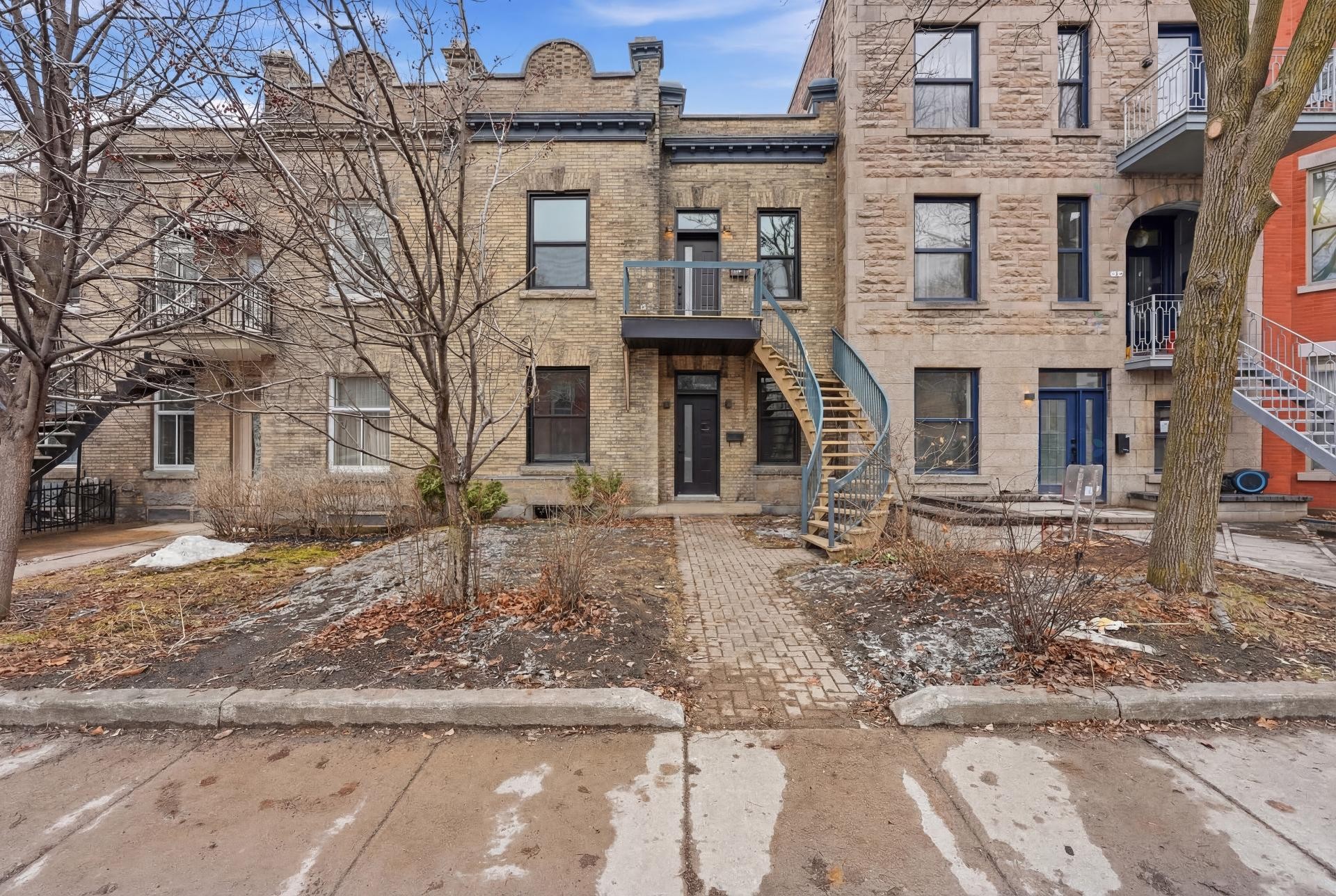 









137


Av. Querbes

,
Montréal (Outremont),




QC
H2V3V8


