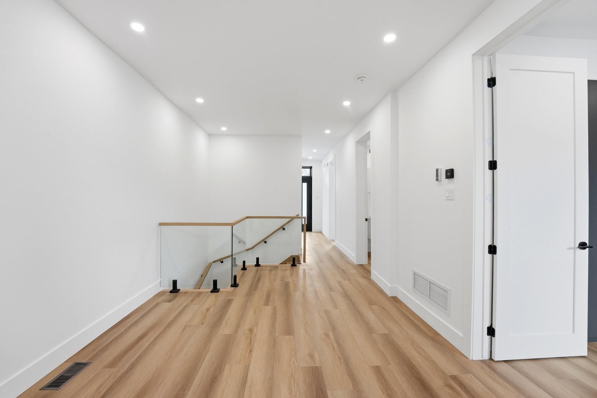 









137


Av. Querbes

,
Montréal (Outremont),




QC
H2V3V8

