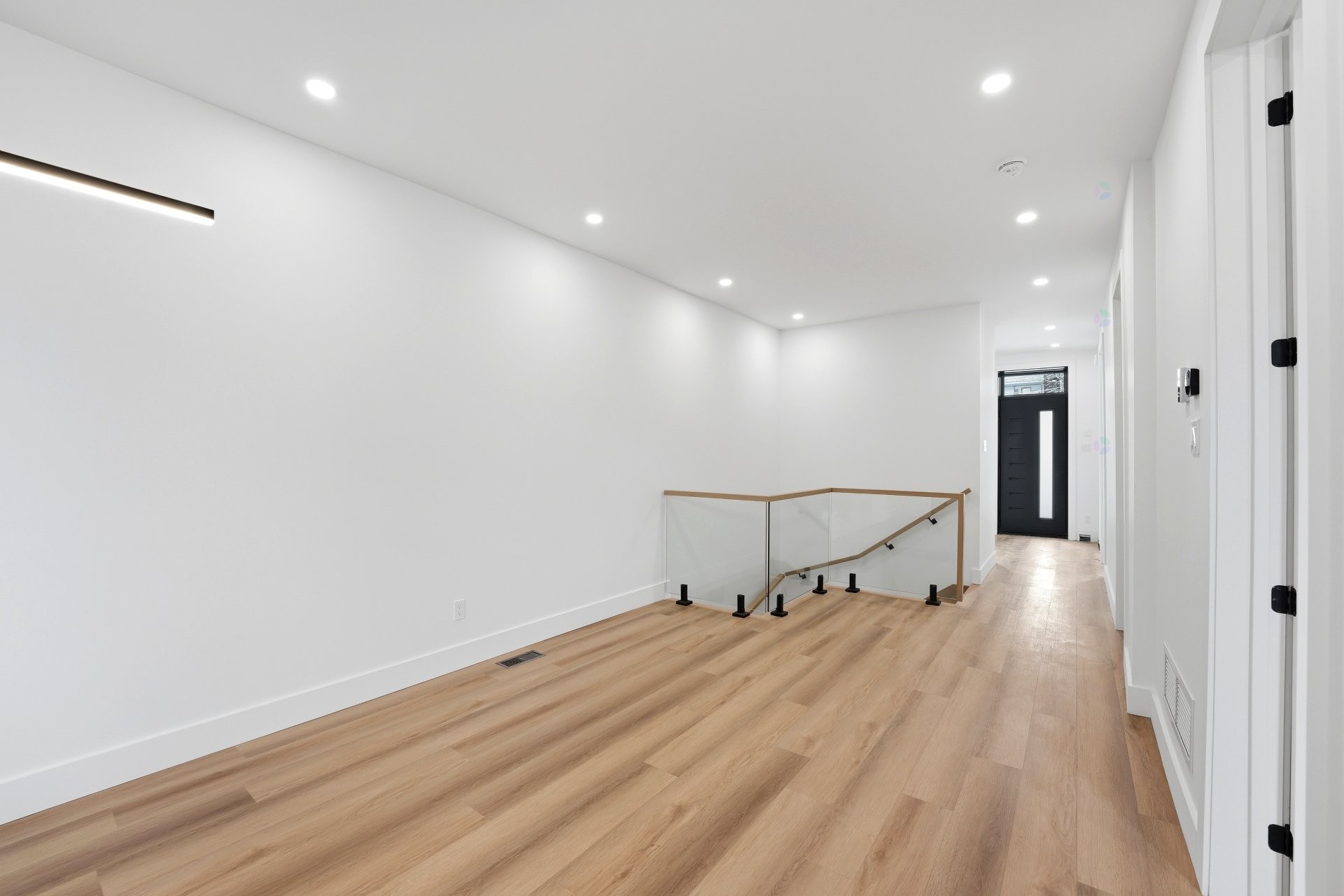 









137


Av. Querbes

,
Montréal (Outremont),




QC
H2V3V8

