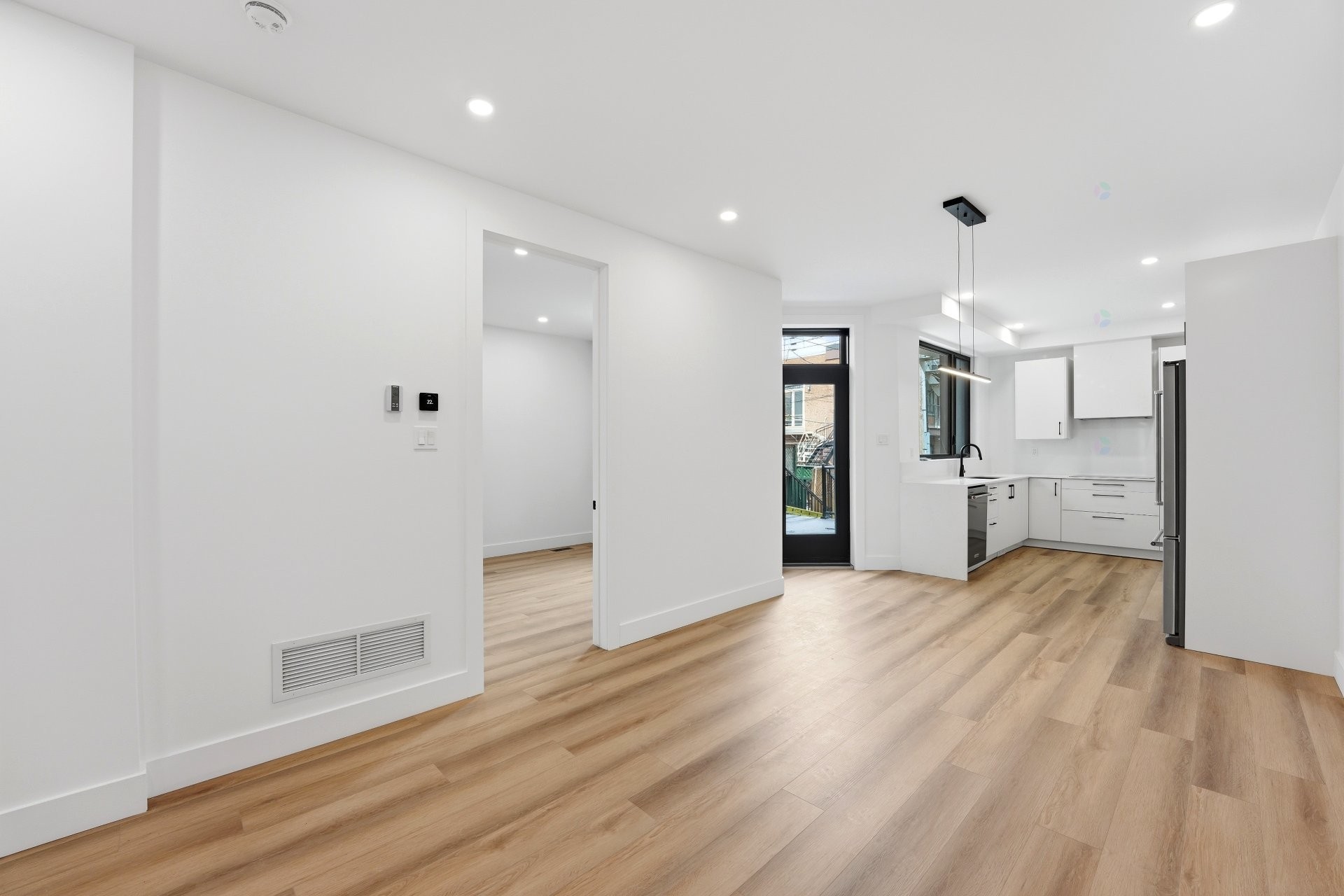









137


Av. Querbes

,
Montréal (Outremont),




QC
H2V3V8

