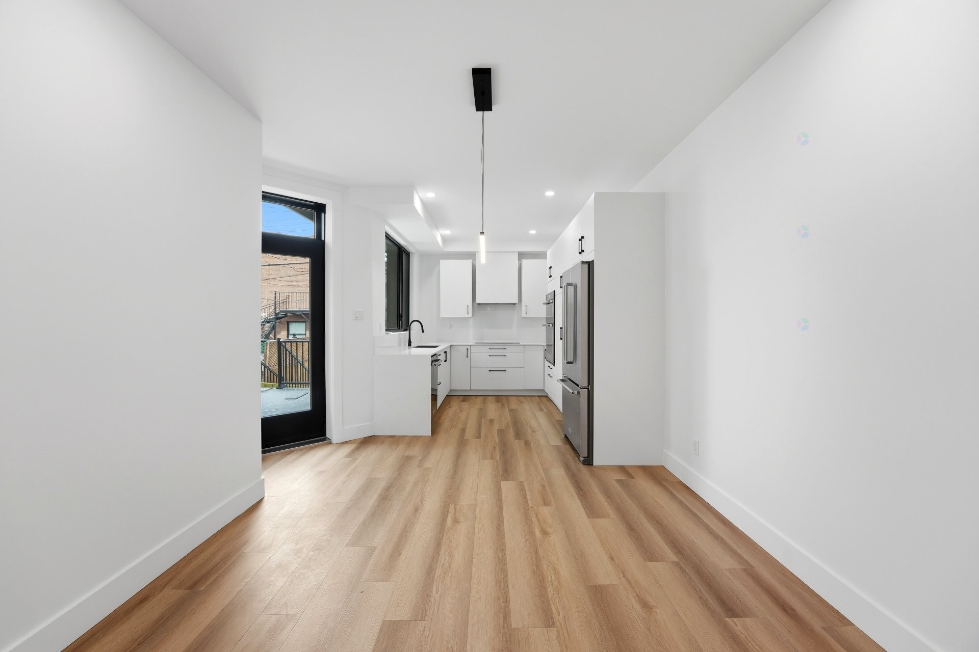 









137


Av. Querbes

,
Montréal (Outremont),




QC
H2V3V8

