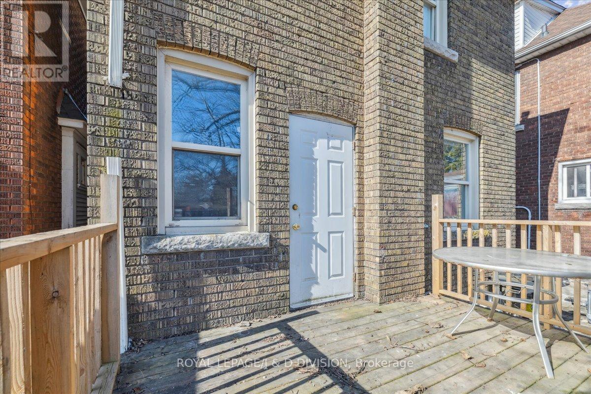 












59 PAISLEY AVENUE S

,
Hamilton,




Ontario
L8S1V2

