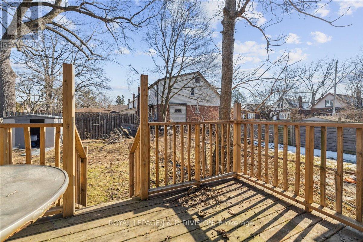 












59 PAISLEY AVENUE S

,
Hamilton,




Ontario
L8S1V2

