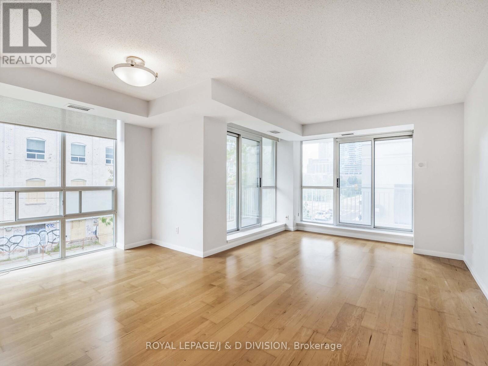 












305 - 18 STAFFORD STREET

,
Toronto,




Ontario
M5V3W4

