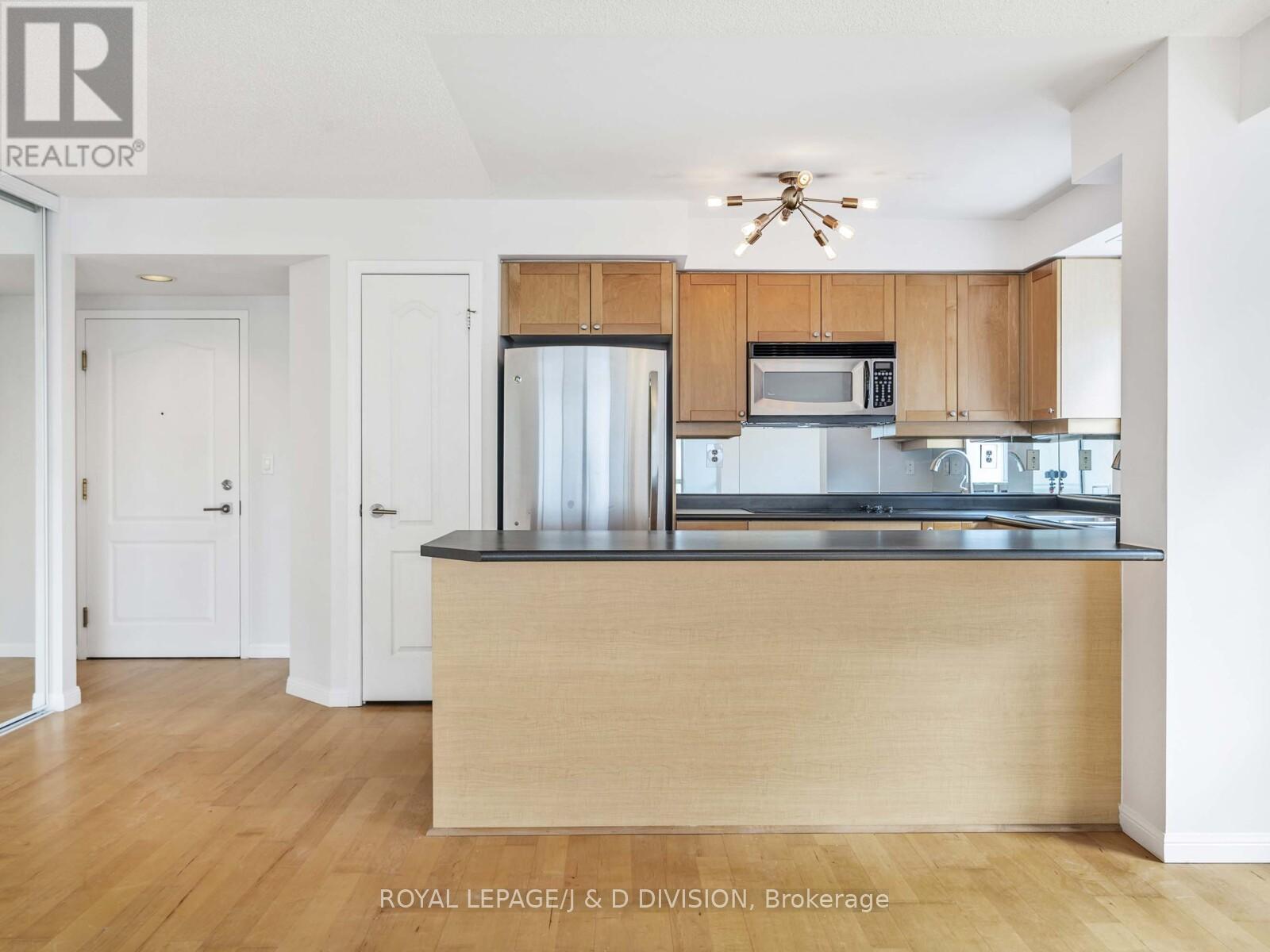 












305 - 18 STAFFORD STREET

,
Toronto,




Ontario
M5V3W4

