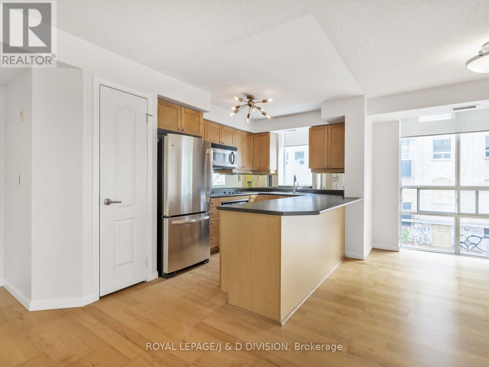 












305 - 18 STAFFORD STREET

,
Toronto,




Ontario
M5V3W4

